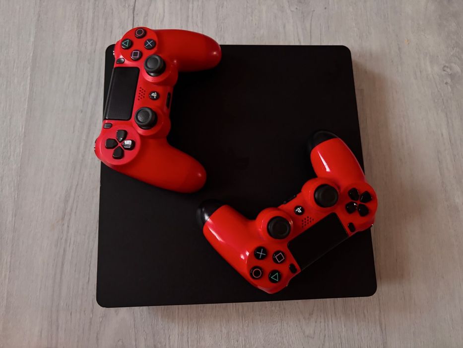 Playstation 4 использовался 2 месяца