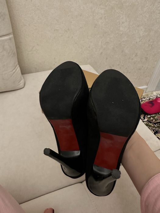 Лабутены 39 размер