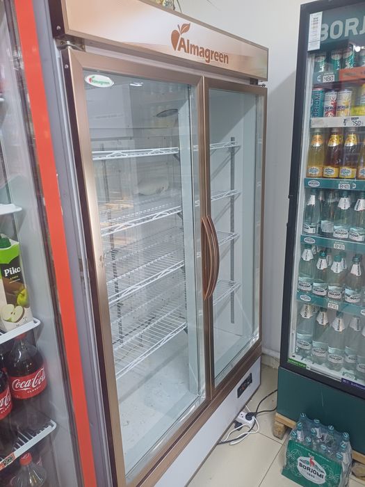 Витреный холодильник