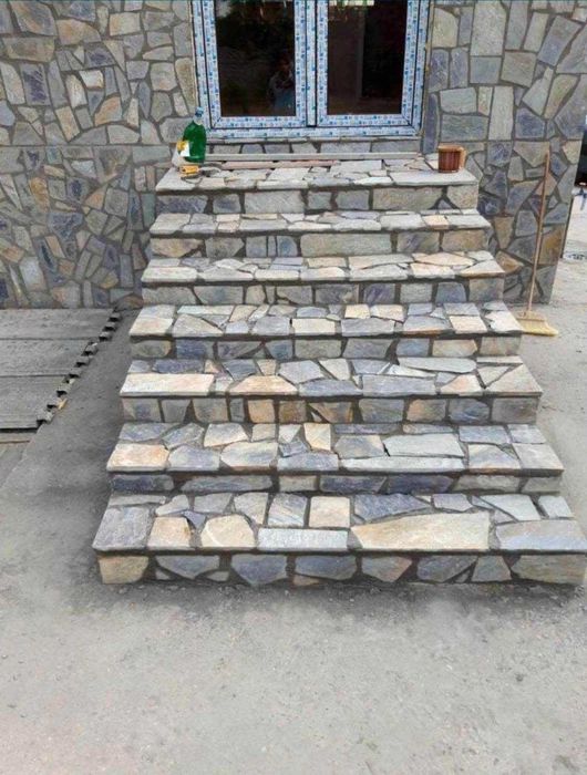 piatra naturala de munte si montaj