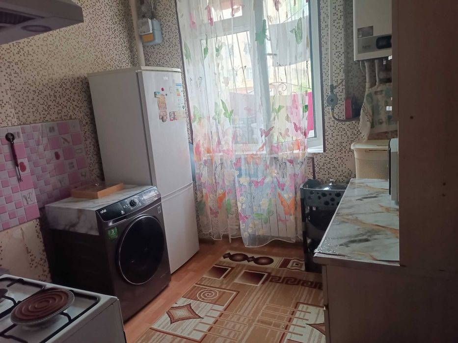 Продается 3-комнатная квартира (2/7), 48 м², Сергели-6А, кирпичный дом
