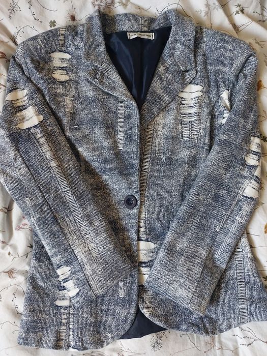 Дамско сако с интересен принт