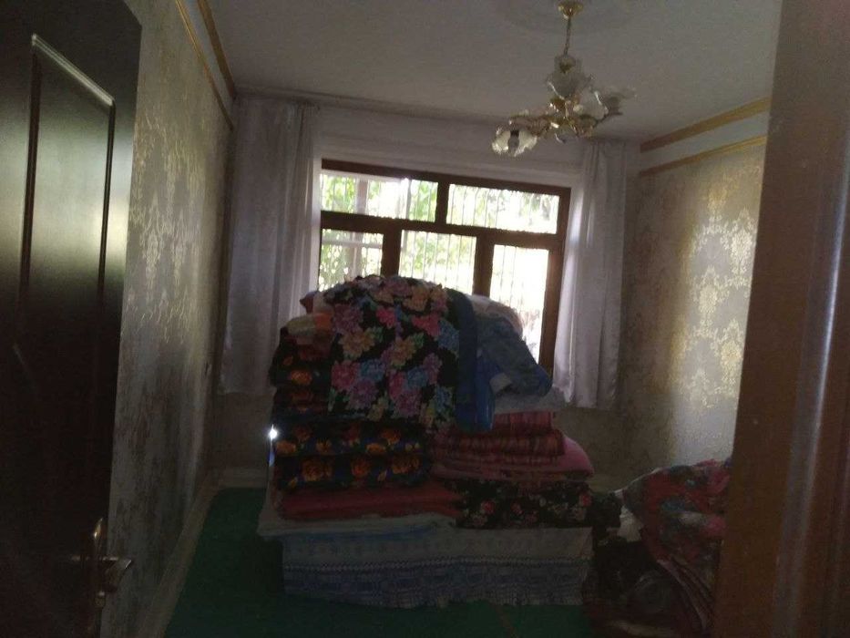 Навоий шахар Рус черков ёнида 1-кават 3- хоналиг квартира сотилади