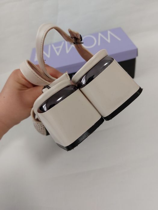 Дамски елегантни обувки на дебел ток номер 40