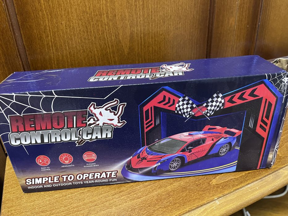 Кола с дистанционно спайдърмен