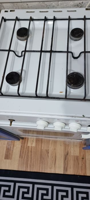 Продам газовую плиту б/у