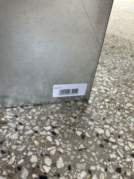 Продавам кучешка хранилка