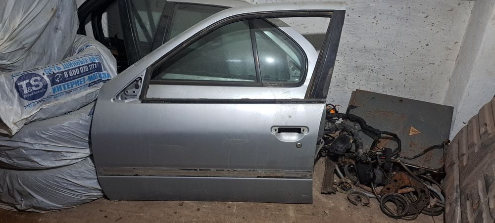 Дверь Nissan Primera P10 седан, хечбек