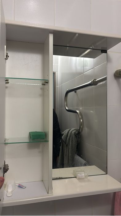 Продам шкаф с зеркалом для ванны