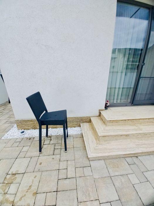 Scaune bar si masa