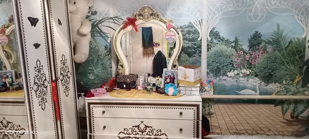 Продам спальный гарнитуру Срочно
