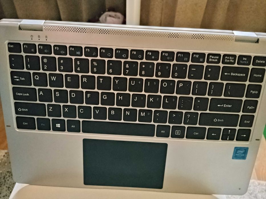 Myria 8312 (2-in-1 notebook), 256 Gb ssd 13,3 inch FullHD Touchscreen