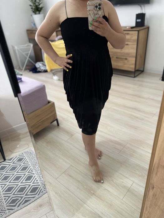 Вечернее платье на бретельках