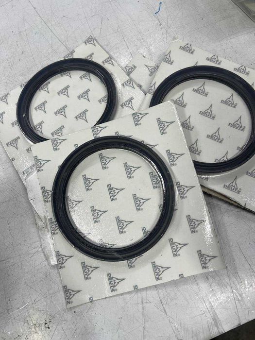 Сальник передние коленчатого вала 105X125X12 2011 двигателя DEUTZ орг