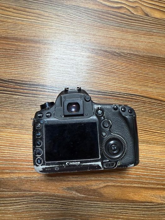 Canon EOS 5D Mark III — без объектива