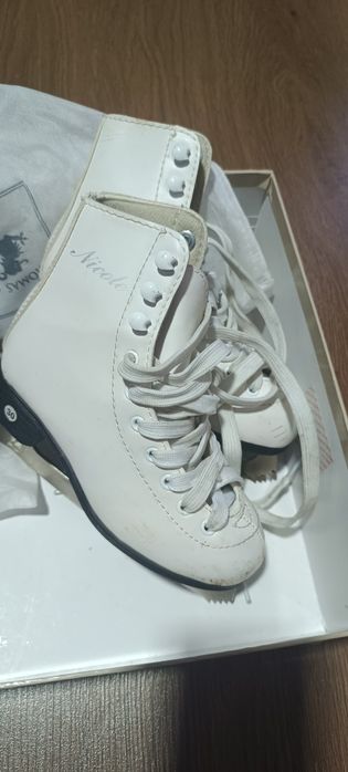 Фигурные коньки для девочек