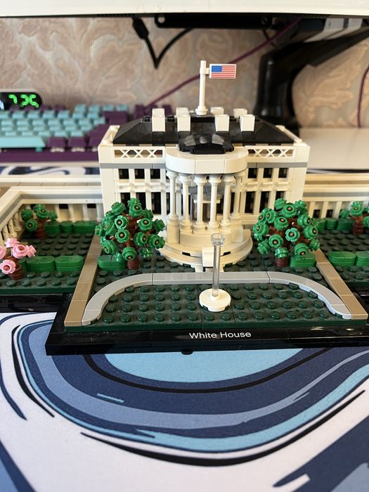 LEGO   White House (оригинал) 1500 деталей