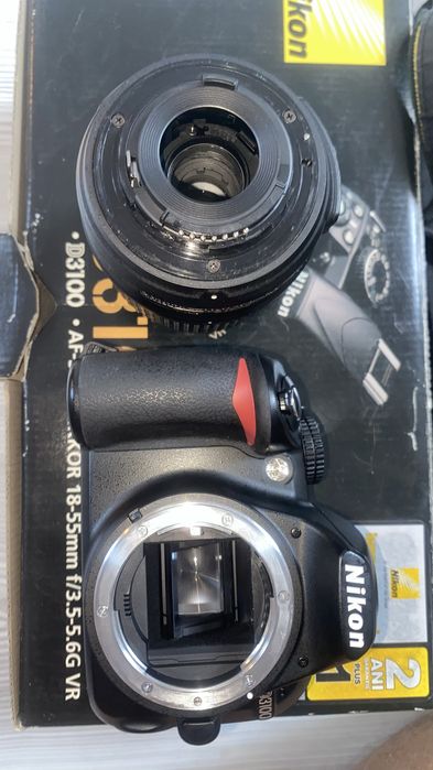 Camera foto Nikon D3100 cu 18-55mm vr