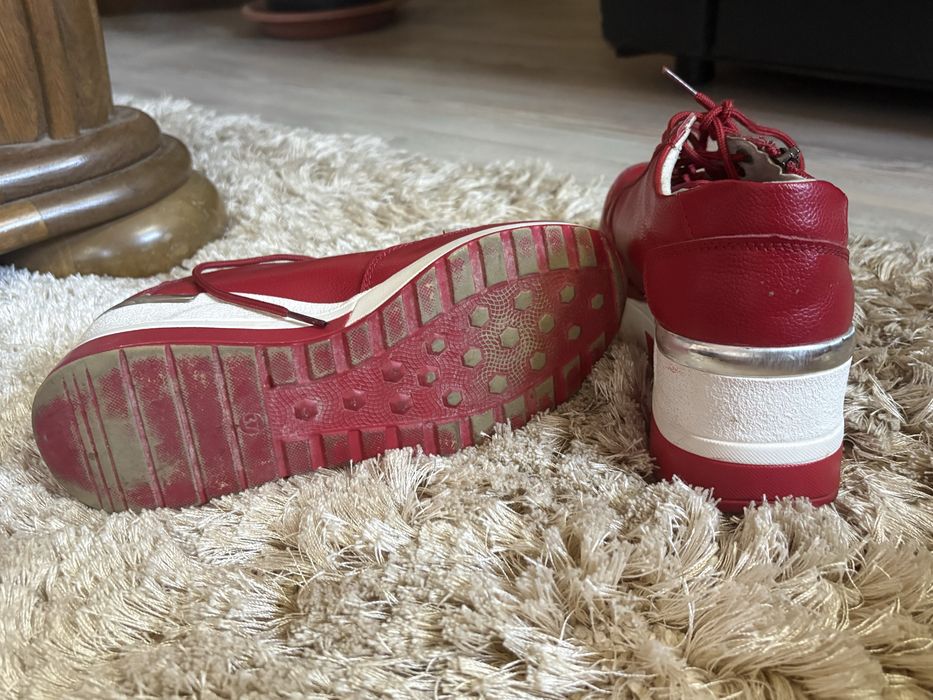 Adidași cu șiret din piele naturală