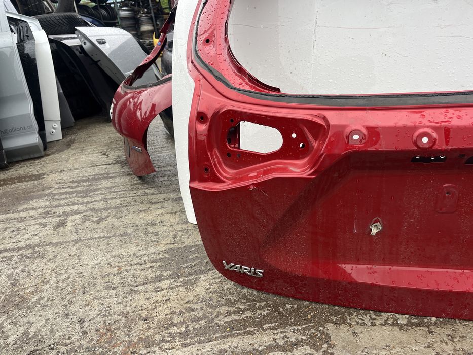Капак,багажник Toyota Yaris Cross 2023