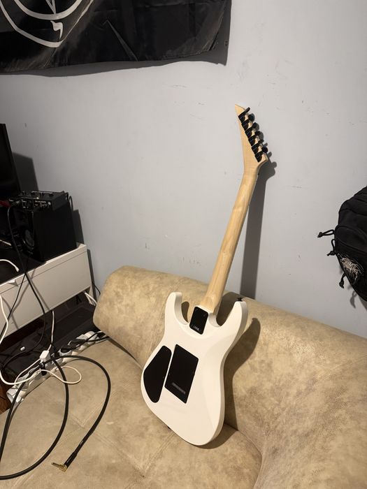 Электрогитара Jackson JS 22 Dinky Snow White