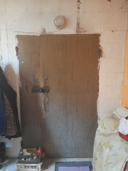 Продам бу двухстворчатую дверь