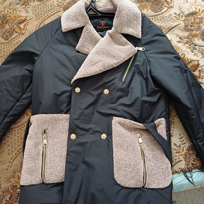 Продам куртку .теплая осень весна