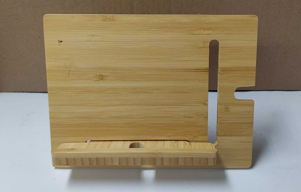 Бамбукова еко стойка за таблет, нова