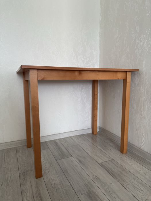 Продам кухонный стол