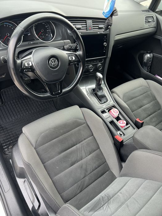 Volkswagen E-golf 100% electric 36kw 136cp