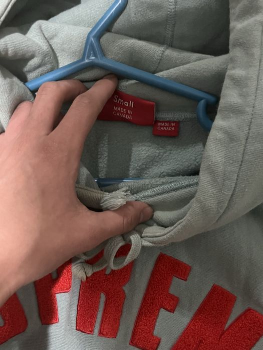 Supreme hoodie M size