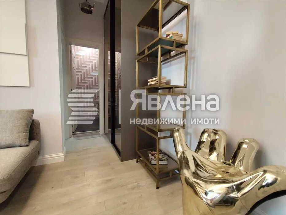 Продава се Двустаен апартамент в Пловдив, Център - 72 кв.м за 8 €/кв.м - Снимка #3