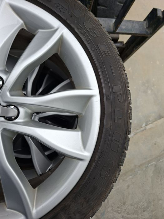 Зимни гуми ROTALLA Ice plus s210 225/45/17