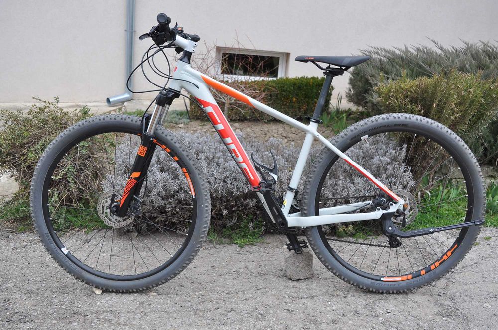 Cube Attention 29-3х10-Deore XT с хидравлика-алуминиев велосипед