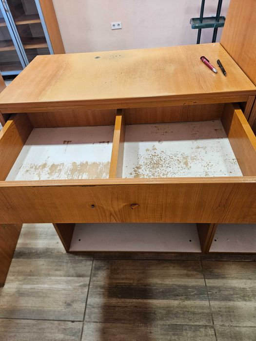 Mobilier ,vitrina magazin