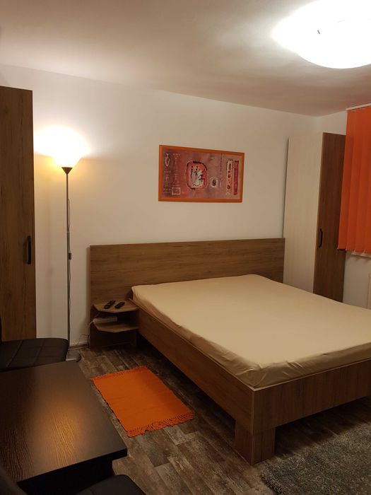 Garsoniera de inchiriat - Centrul Istoric - str. Lunga