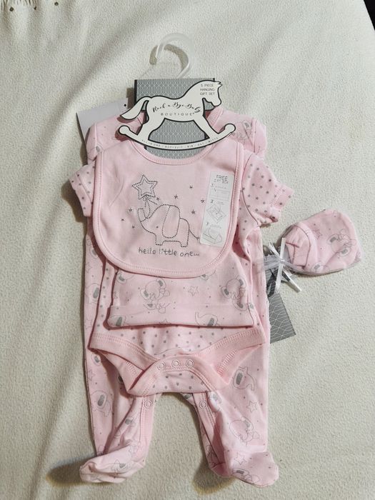 Бебешки комплекти от Великобритания а 0-3 3-6 месеца изписване