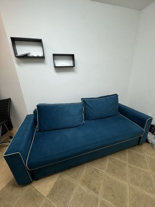 Диван, холодильник, микроволновка, боллер