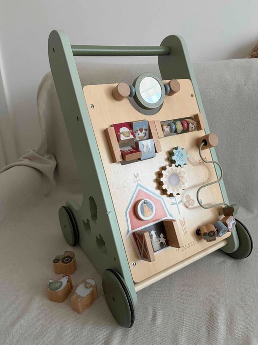 Antemergator din lemn Little Dutch - stare buna, colectia Little Farm