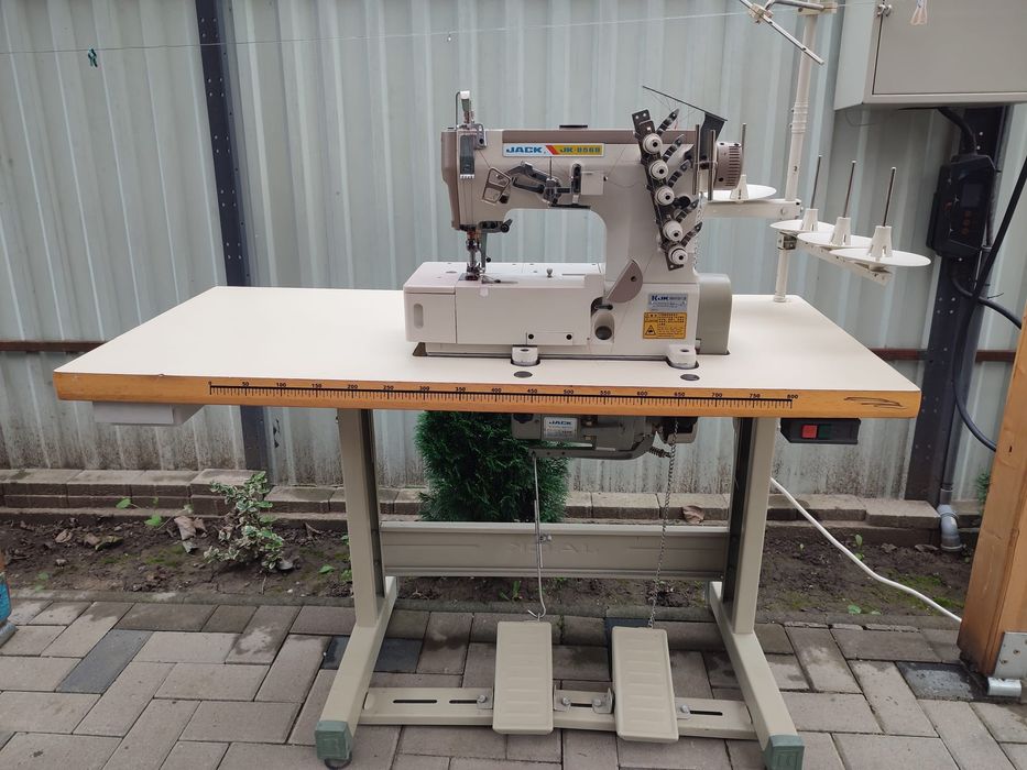 Vand masini de cusut