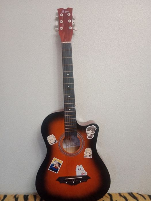 Продается акустическая гитара.