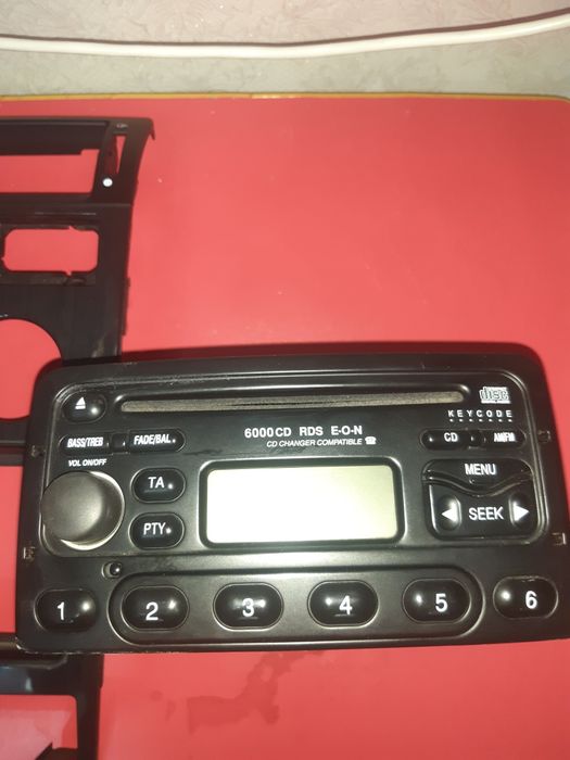 Продам  консоль  форд мондео 3