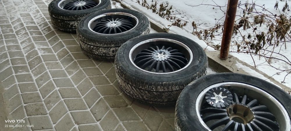 Продам комплект колес