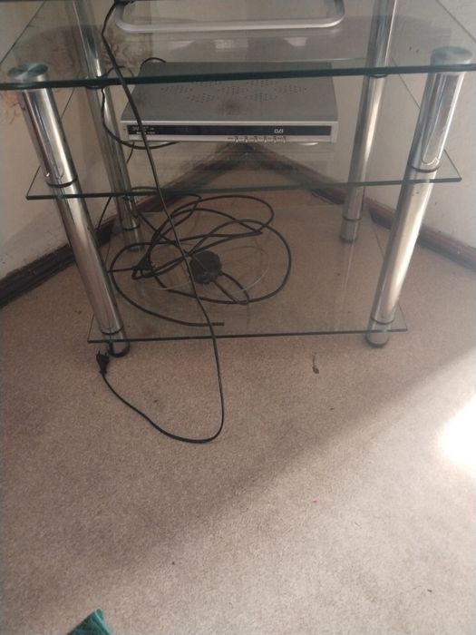 Продам стеклянную тумбу