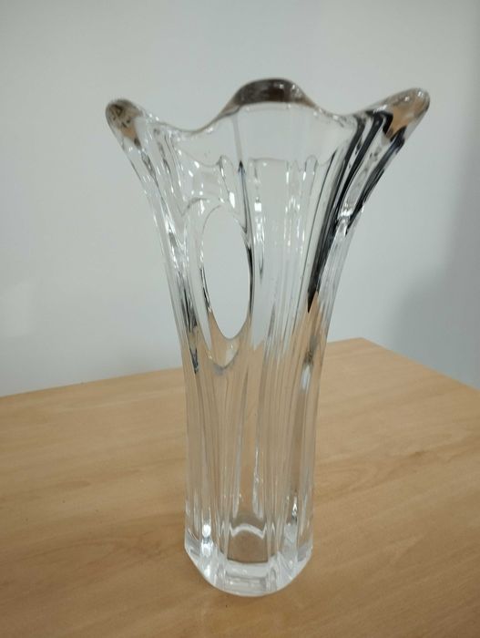 Ваза от кристал и стъкло
