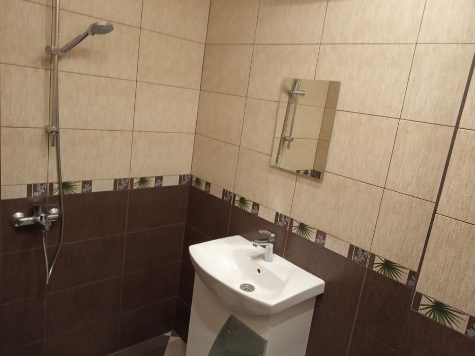 Дава се под наем Четиристаен апартамент в Пловдив, Съдийски - 120 кв.м за 459 € - Снимка #3