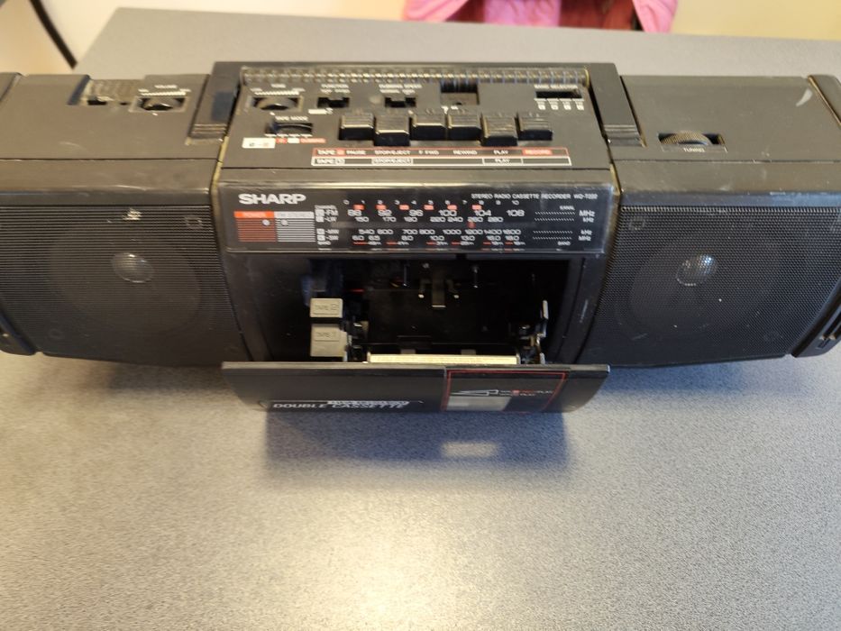 Sharp WQ-T222H(BK), un radio-casetofon stereo