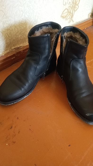 Продам зимнюю обувь,купил 10 января за 30000 отдам за 23000. Размер 41