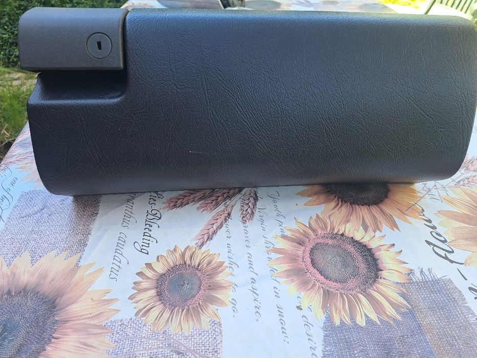 Жабка за мерцедес Е200 1996г.