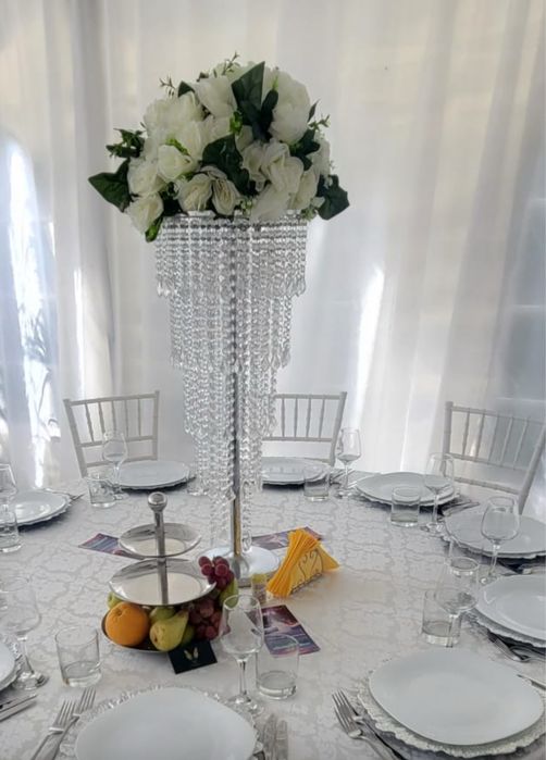 Vand 2 tipuri de sfesnice pentru evenimente 35 buc